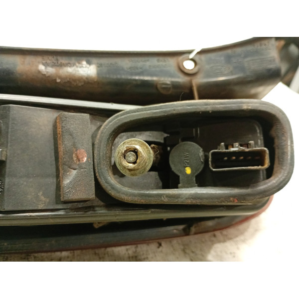 LANTERNA TRASEIRA DIREITA FORD FIESTA 1.6 FLEX/CLASS 2004/05