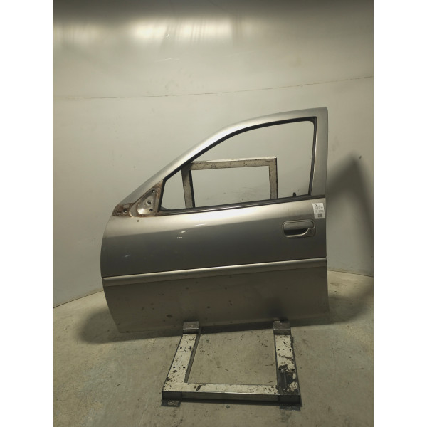 PORTA DIANTEIRA ESQUERDA CHEVROLET VECTRA GL 2.2 2000/2001