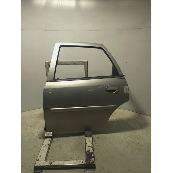 PORTA TRASEIRA ESQUERDA CHEVROLET VECTRA GL 2.2 2000/2001
