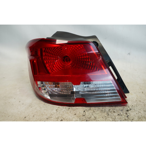 LANTERNA TRASEIRA ESQUERDA CHEVROLET ONIX HATCH JOY 1.0 2018