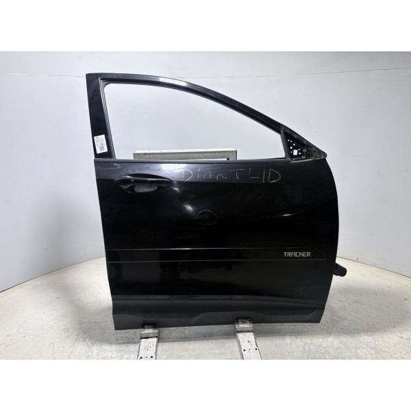 PORTA DIANTEIRA DIREITA PRETA CHEVROLET TRACKER AUT. 2020/21