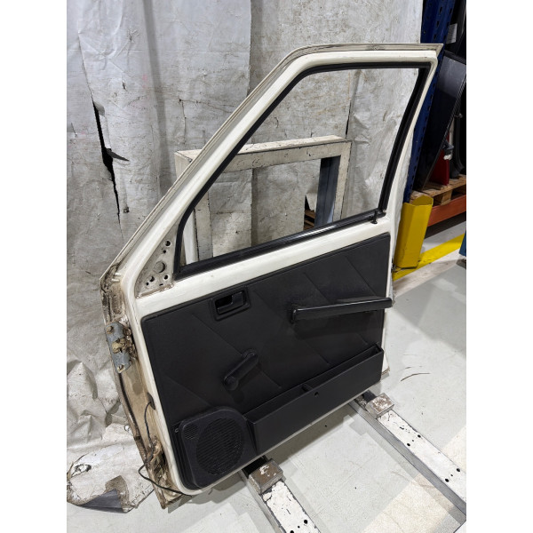 PORTA DIANTEIRA DIREITA BRANCA FIAT FIORINO FURG. 2007/08